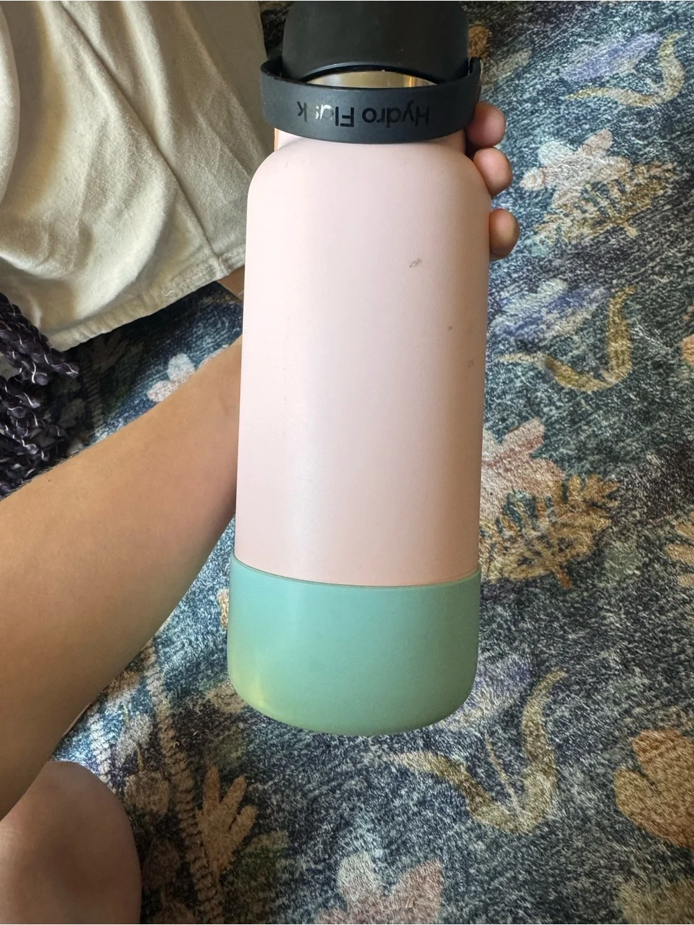 32 oz Hydroflask w Bottle Boot and Straw Lid